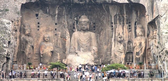Luoyang Private Day Tour to Shaolin Temple&Longmen Grottoes
