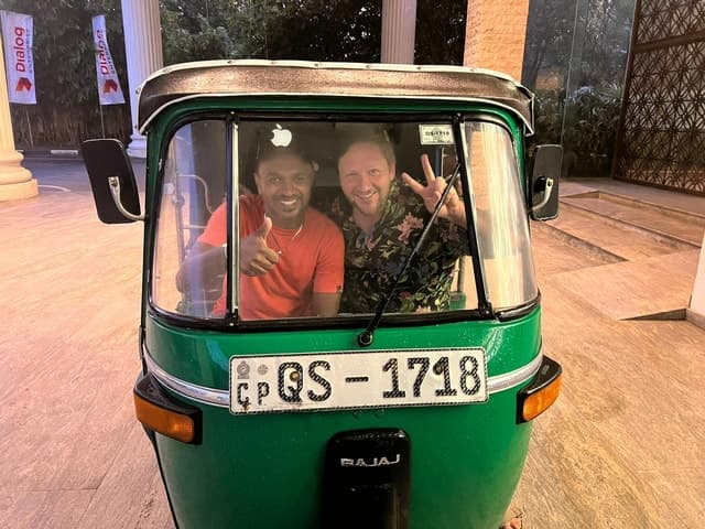 Kandy Private Guided City Tour by Tuk Tuk Like a Local
