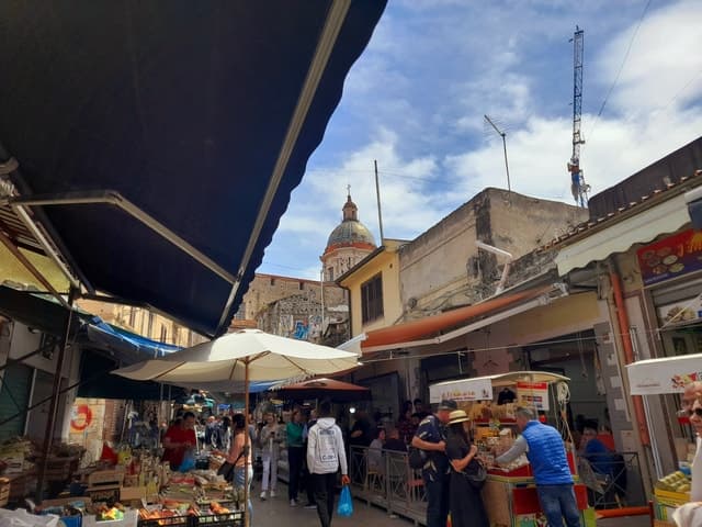 Palermo: Street Food Tour in Ballarò and Vucciria Markets