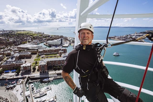 Portsmouth: Spinnaker Tower Abseiling Experience