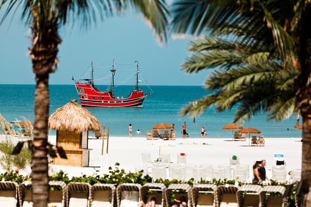 From Orlando: Day Trip to Clearwater Beach with Options