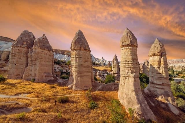 Cappadocia: Guided Red Tour with Lunch and Ticket