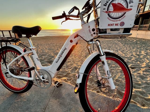 Los Angeles: Beach E-Bike Ride Redondo Beach to Santa Monica