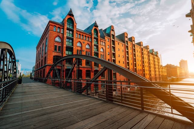 Hamburg: Old Town & Speicherstadt Private Walking Tour