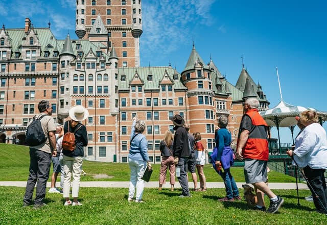 Old Quebec City: Grand Walking Tour with Private Option
