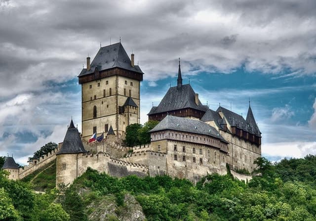 From Prague: Karlštejn Castle & Koněprusy Caves Tour