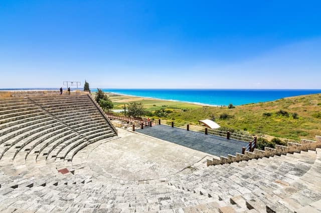 From Paphos: Guided Tour of Limassol with Aphrodite's Rock