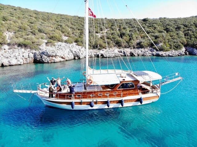 Bodrum: Private Gulet Tour with Lunch