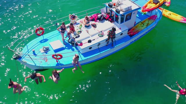 Alvor: Explore Caves Boat and Kayak Tour