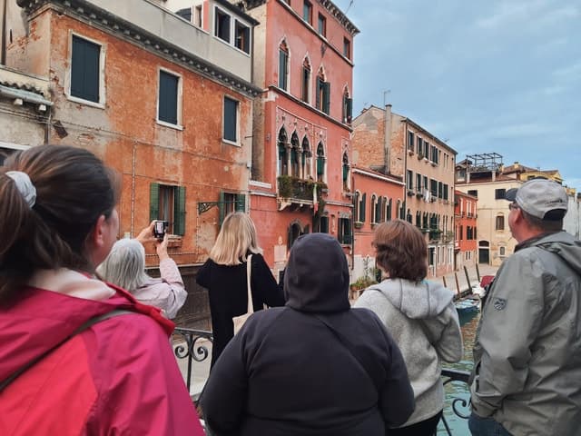 Venice: Walking Guided Tour of the City Must-See Sites