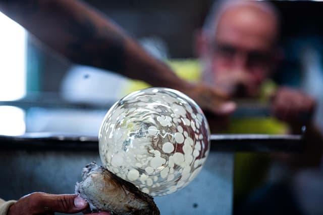 Venice: Murano and Burano Excursion with Glassblowing Demo