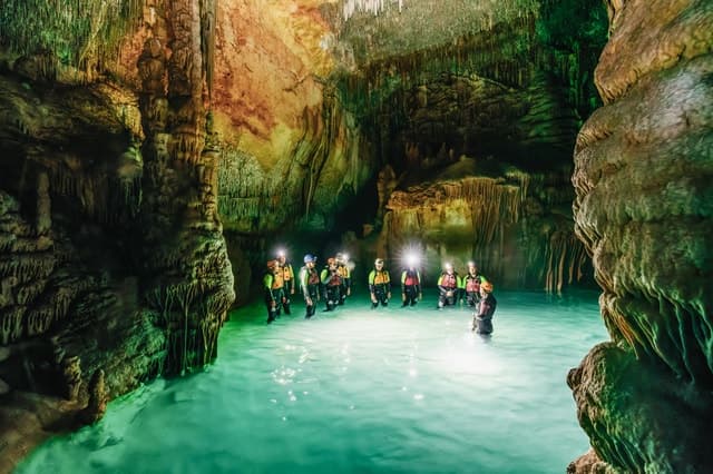 Mallorca: Cova des Coloms Caving Trip with Hotel Transfer