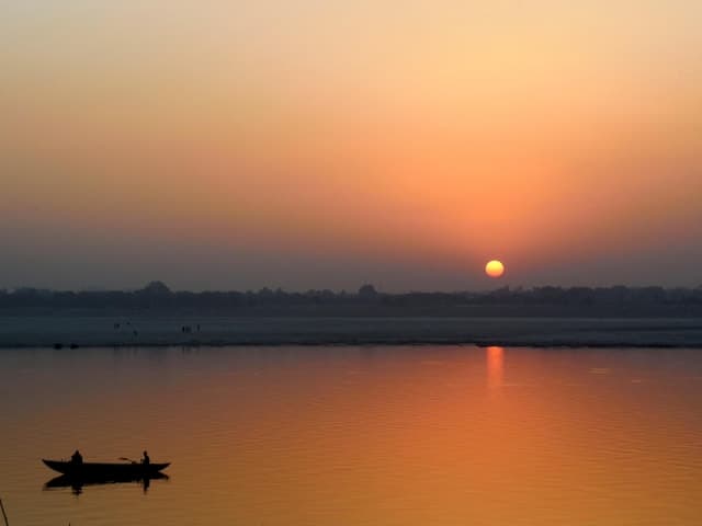 Varanasi: Sunrise Boat Tour with Arti Ceremony