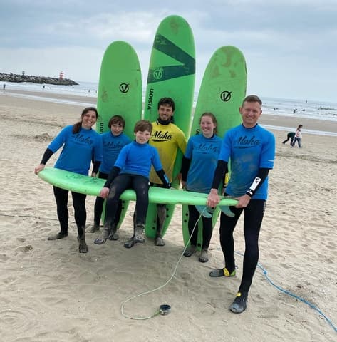 Scheveningen Beach: 1,5 hour Surf experience for families