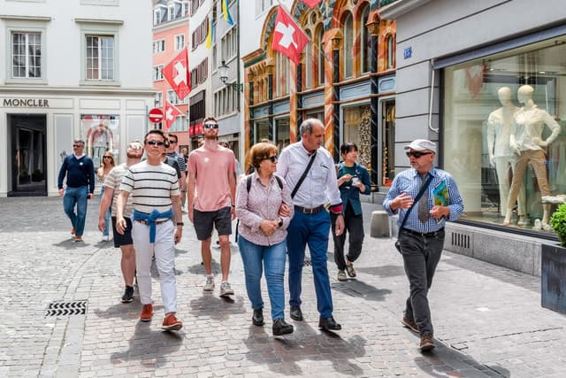 Zurich: City Highlights Tour by Bus, Cable Car, and Ferry
