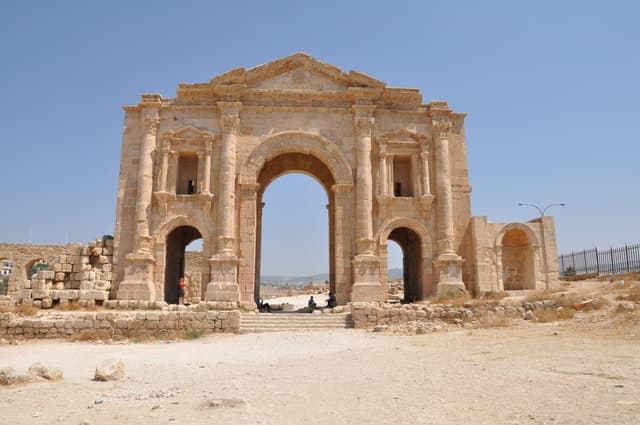 Private or sharing: Jerash,Ajloun Castle & Umm Qais Day Tour