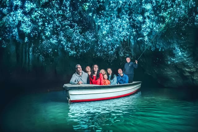 Waitomo: Glowworm Caves Guided Tour by Boat