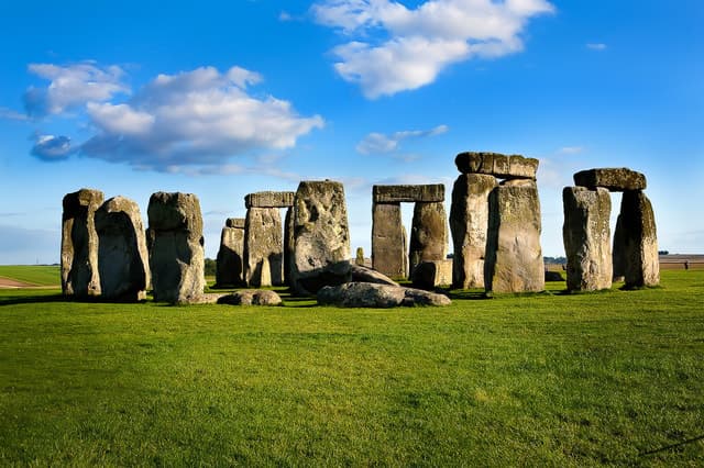 From London: Stonehenge and Bath Day Trip with Entry Ticket