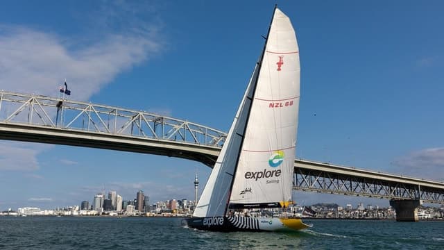 Auckland: America’s Cup 2-hr Sailing Experience