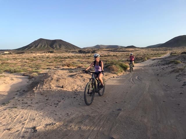 Fuerteventura North: Guided E-MTB Tour Among Volcanoes