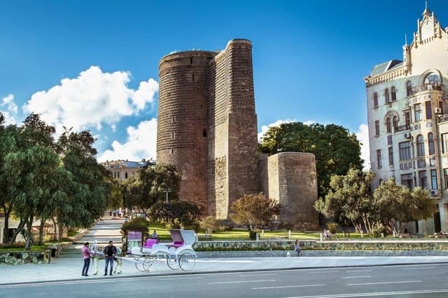 Baku City Tour: Sweet & Wine tasting and Funicular ride