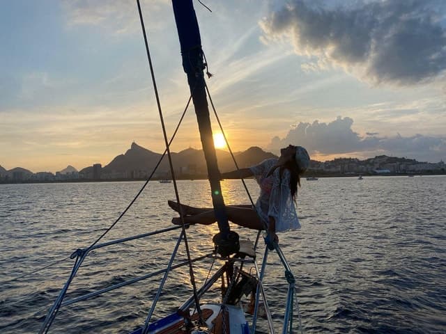 Rio de Janeiro: Sunset Sailboat Tour with Open Bar