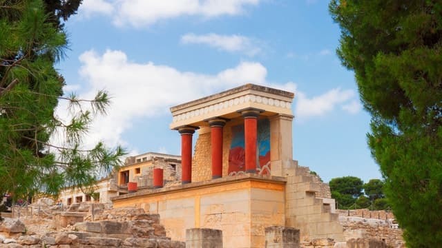 Minoan Path: Knossos Palace, Winery Visit, Lunch at Archanes