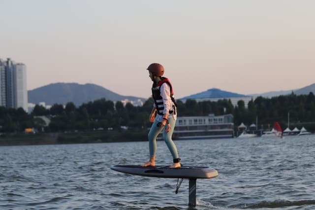Seoul: Efoil Experience in Han River