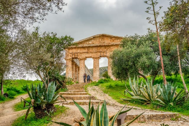 Best Segesta, Erice & Salt Pans Day Trip from Palermo