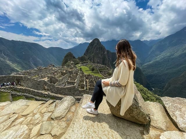 From Cusco: Full-Day Group Tour of Machu Picchu