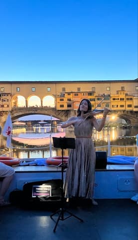 Florence: Arno River Cruise with a Live Concert