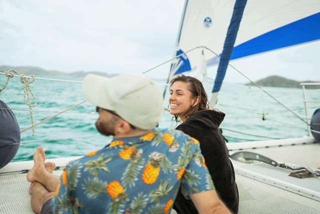 Bay of Islands | Sailing Charter with Island Stop & Lunch