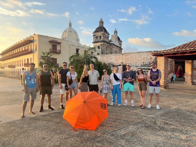Cartagena: Historic Center and Getsemaní Shared Walking Tour