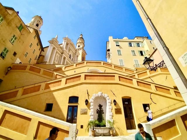 Menton Walking Tour: City Center & Old-Town (Botanic Option)