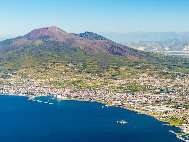 Mount Vesuvius Transfer with Entry Tickets