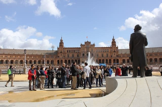 Secrets of Maria Luisa Park and Plaza de España