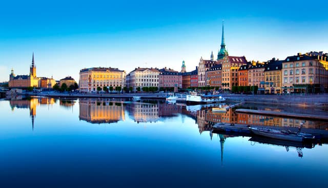 Stockholm: Old Town Historical Walking Tour, small group