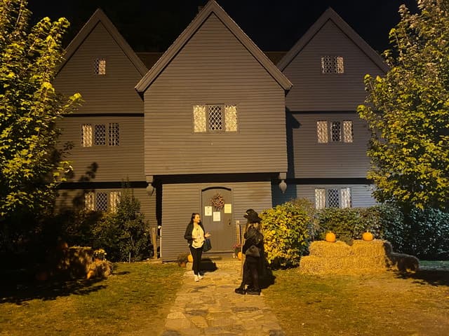 Salem: Psychic Bewitched Tour With Tarot Reading