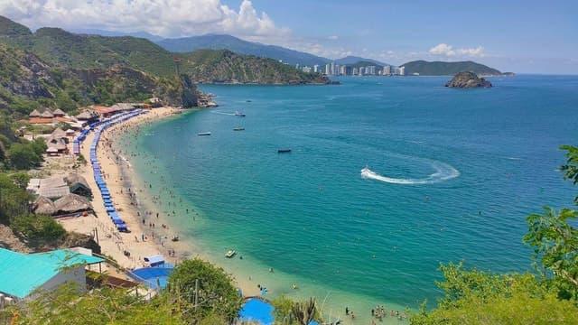 Santa Marta to Playa Blanca: Return Boat Ride with Lunch
