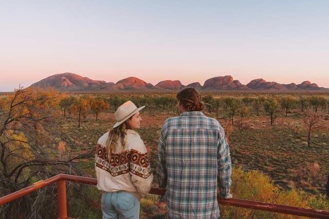 From Alice Springs/Yulara: 4-Day Red Centre 4WD Camping Tour