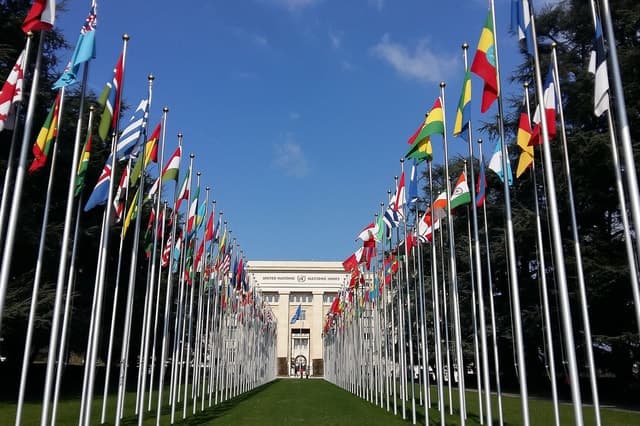 Best of Geneva City Tour: United Nations District & Old Town