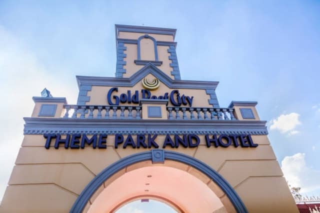 Johannesburg: Full-Day Tour with Gold Reef City Theme Park
