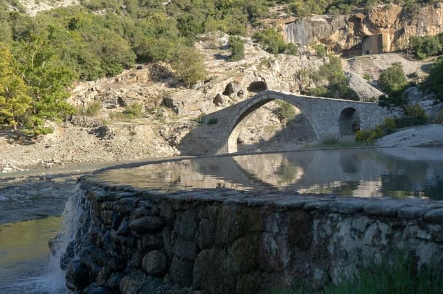 Day Tour to Permet Thermal Baths and Langarica Canyon