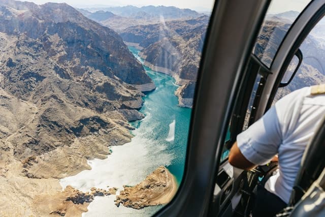 Vegas: Grand Canyon Helicopter Landing Tour and Champagne