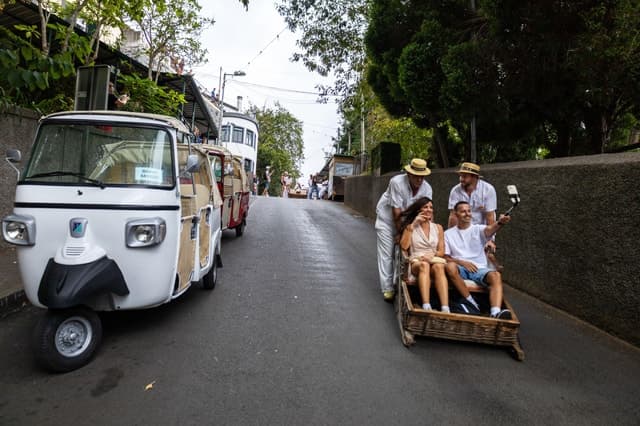 Best Funchal Tuk Tuk Tours: Unforgettable City Sightseeing