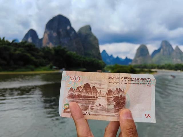 Guilin: Li River Cruise with Transfer to Yangshuo