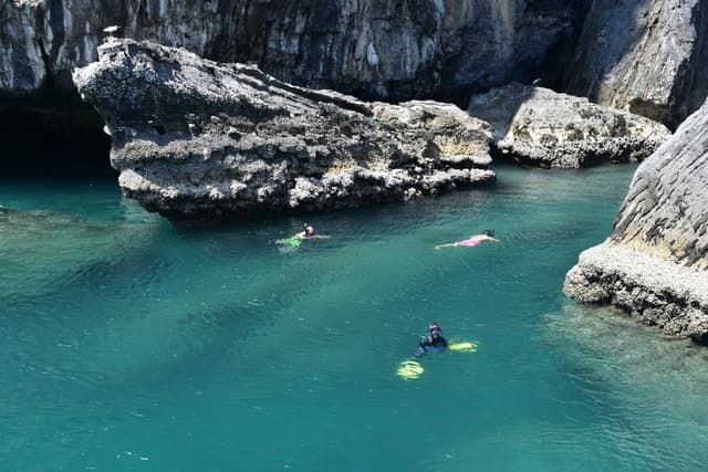 Koh Lanta: 4 Islands and Emerald Cave Tour by Longtail Boat