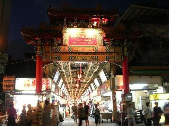 Huaxi Street Night Market (Snake Alley)