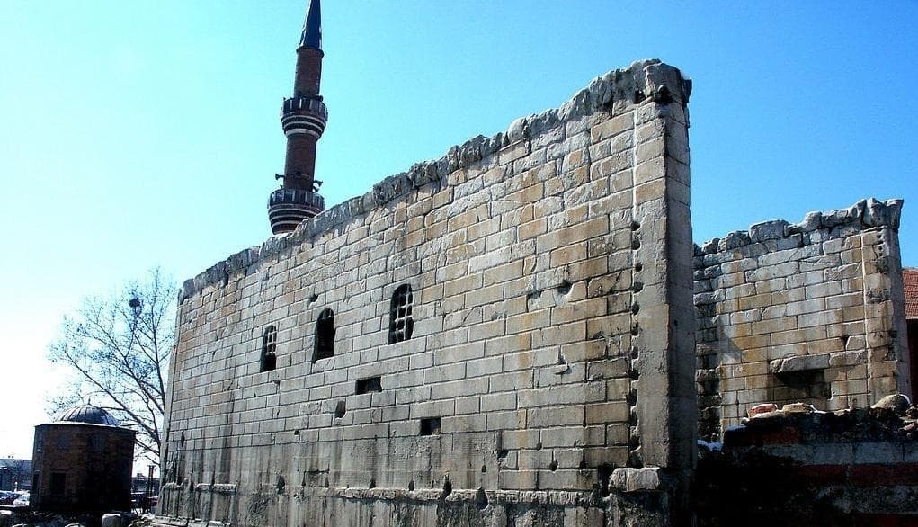 Temple of Augustus and Rome