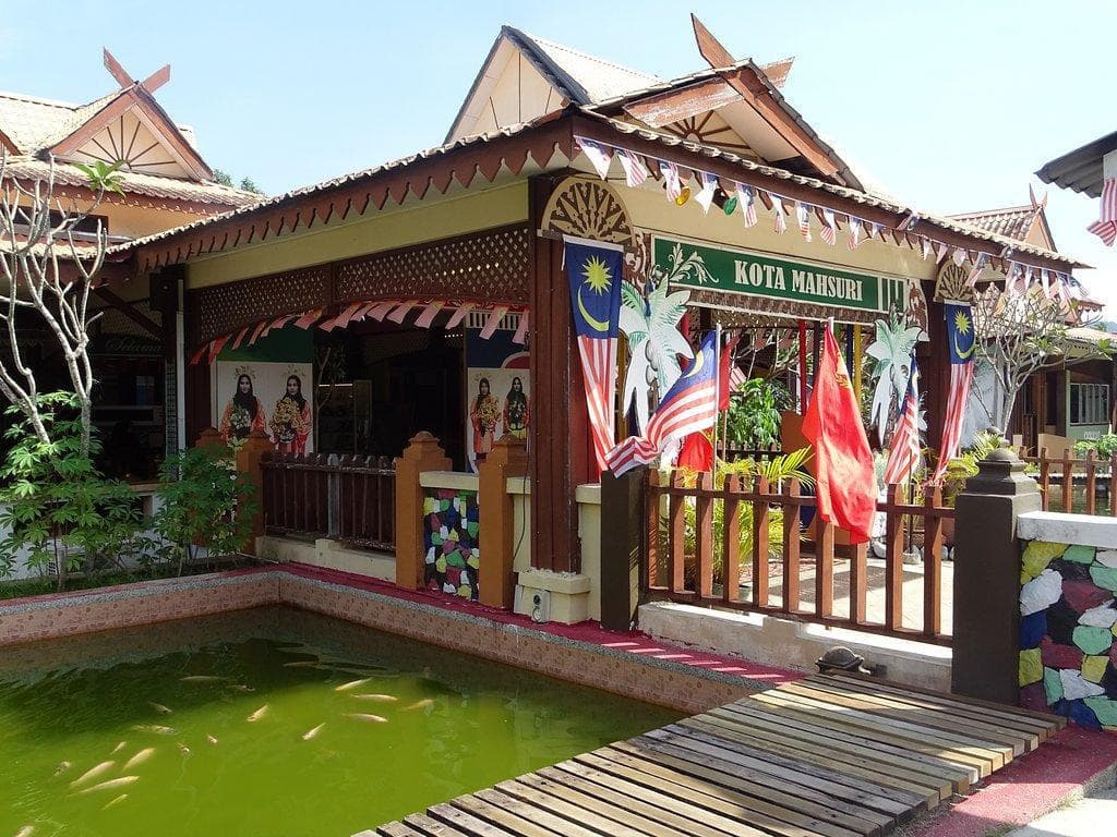 Mahsuri's Tomb (Makam Mahsuri)
